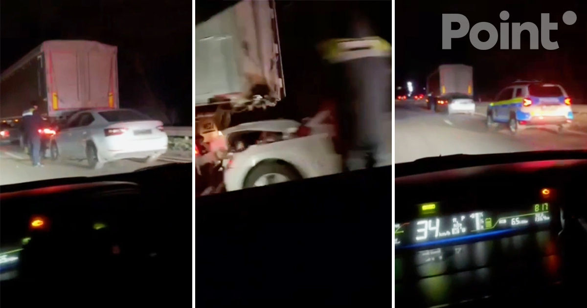O mașină a intrat într-un camion la ieșirea din Capitală.
