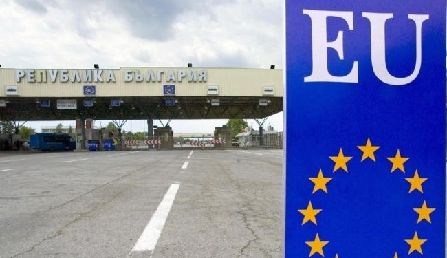Решение о вхождении Болгарии и Румынии в Шенгенскую зону отложено еще на год.