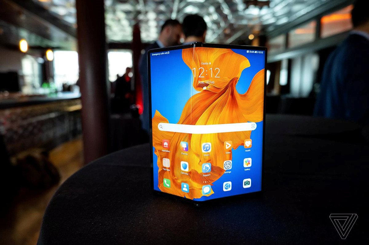 Стоимость Mate XS Флагман Huawei стоит 2499 евро и поступит на мировой рынок.