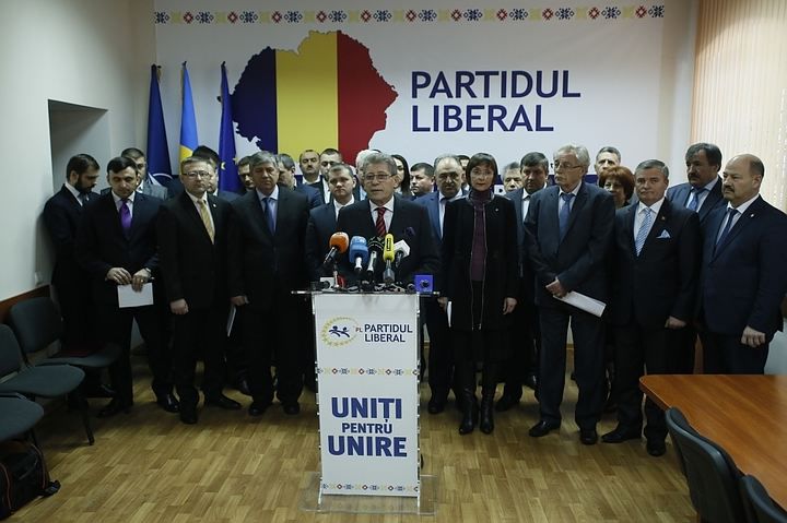 Еше один депутат покидает фракцию ЛП.