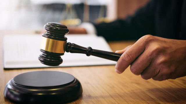 Un fost judecător, deferit justiției după ce a luat împrumuturi de circa 2,5 milioane de lei și a fugit peste hotare.