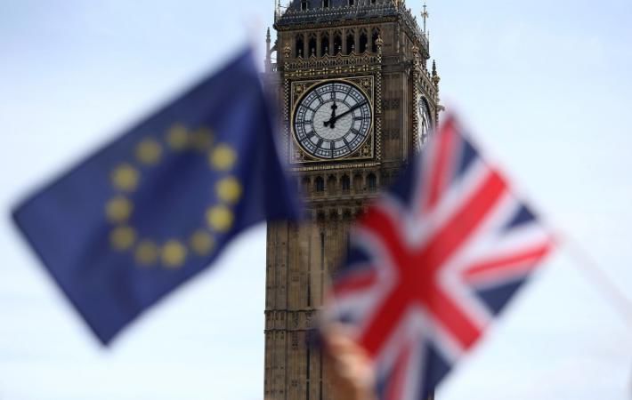 The Daily Telegraph пишет, что со времени июньских выборов частота контактов  переговорщиков ЕС с представителями теневого кабинета увеличилась в разы.