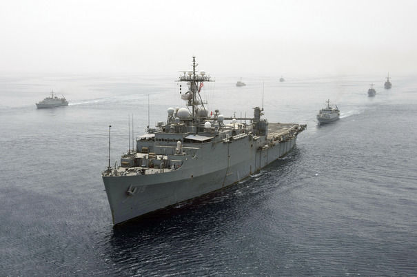 Un distrugător al SUA, elicoptere şi nave militare ucrainene efectuează exerciţii în Marea Neagră.