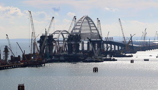 В Госдуме уверены, что Киев еще будет "рукоплескать" мосту в Крым. 