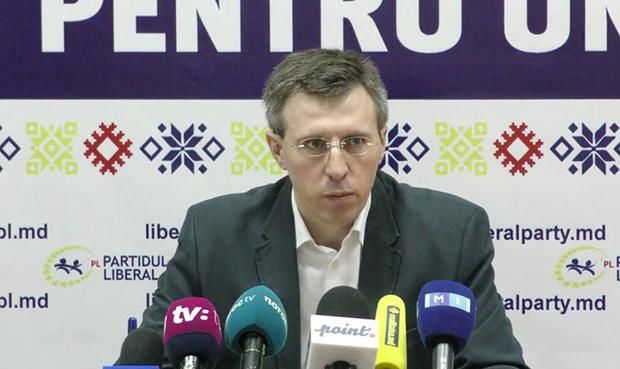 Председатель Либеральной партии Дорин Киртоакэ. 