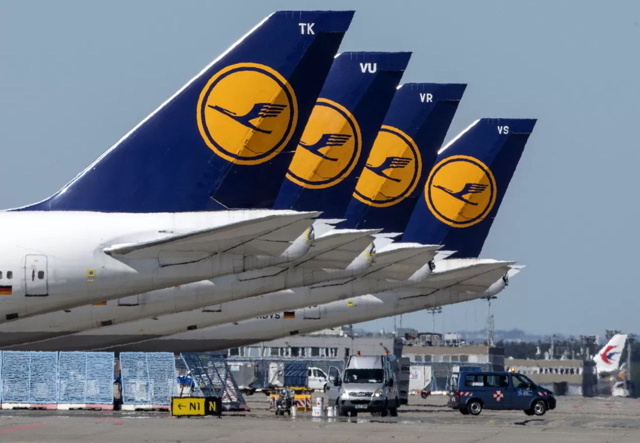 Lufthansa и германский профсоюз договорились о повышении зарплат для 19 тыс. сотрудников.