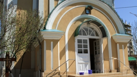 Doctorii spun că preotul ar putea fi externat în următoarele două zile.