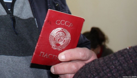 11 апреля 2014 года парламент внес изменения в Кодекс о выборах, запретив голосование по паспортам советского образца.