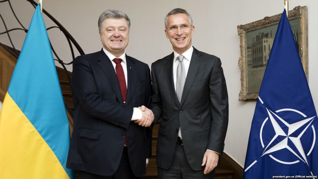 NATO a oferit Ucrainei statut de țară candidată la aderare.