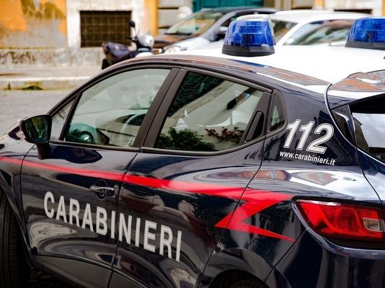 В Италии мужчина с ножом ранил пятерых прохожих.
