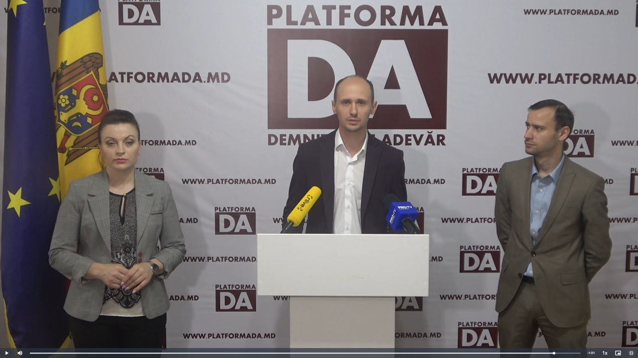 Платформа DA призывает PAS отозвать проект поправок в Трудовой кодекс.