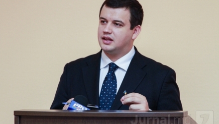 Eugen Tomac este căsătorit și are un copil, fetița venită astăzi pe lume fiind al doilea său copil.