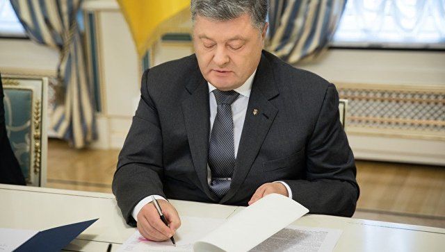 Порошенко назвал Украину восточным флангом НАТО.