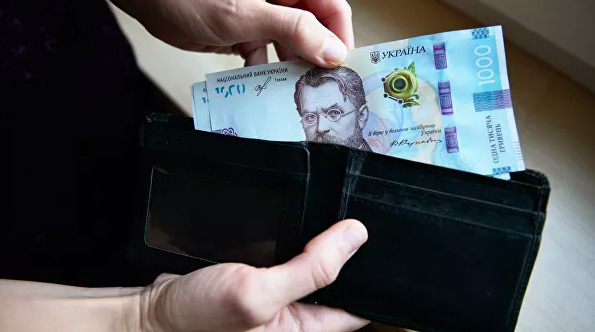 Минимальная зарплата на Украине с 1 января повышается на 11% и составит 4723 гривен (около 200 долларов).