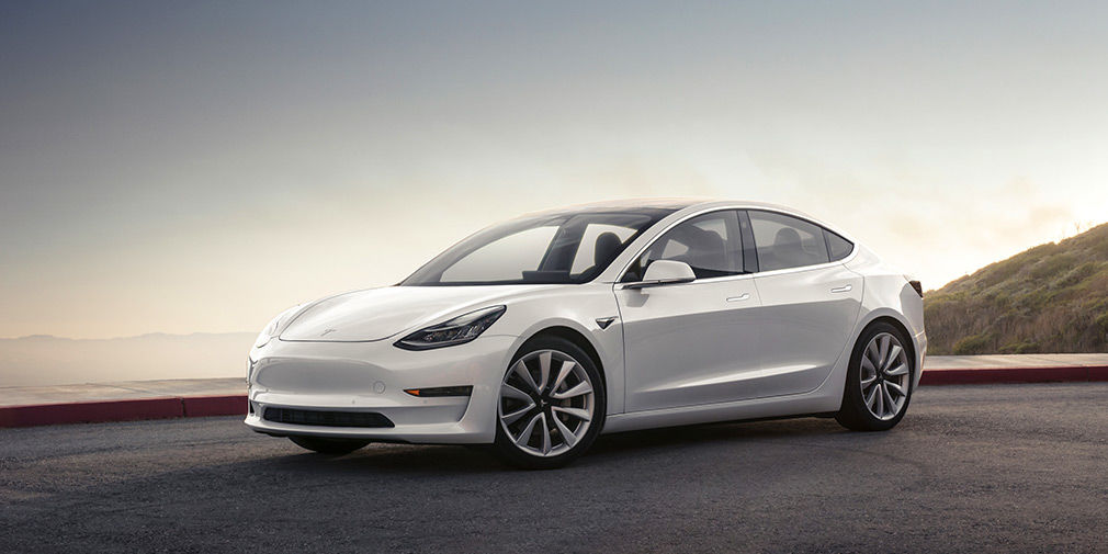 Tesla начала продажи Model 3 китайского производства.