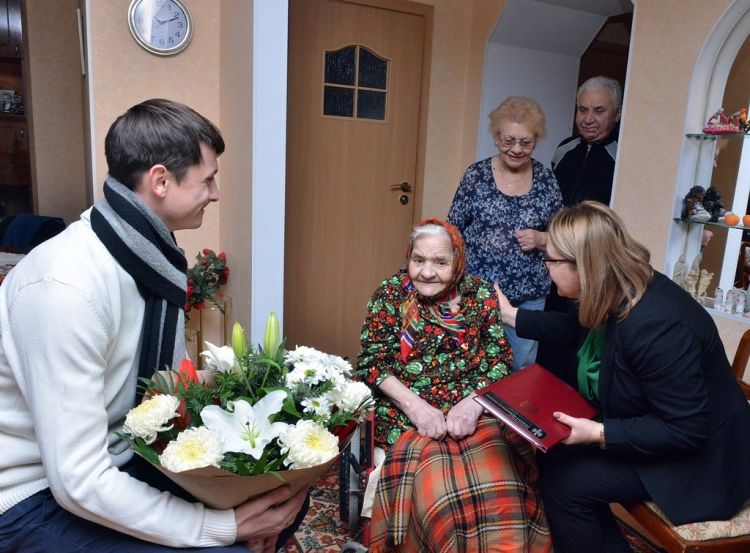 Примэрия Кишинева поздравила сегодня трех долгожителей, которым исполнилось 100, 101 и 103 года.