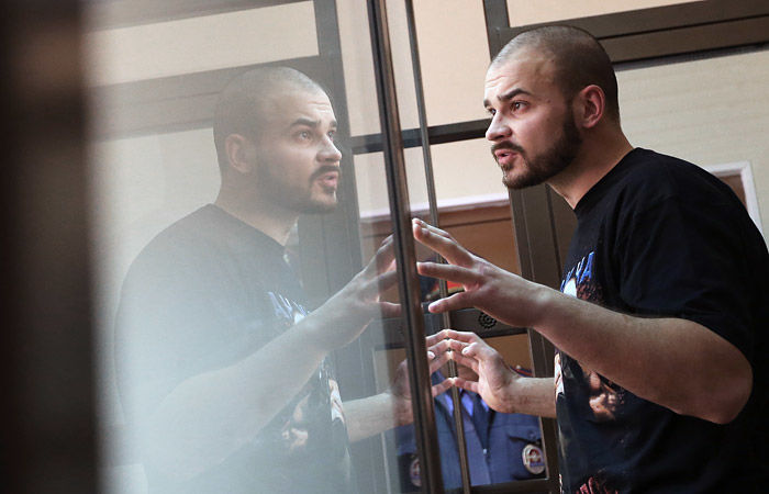 В Москве суд отменил десятилетний срок националисту Тесаку.