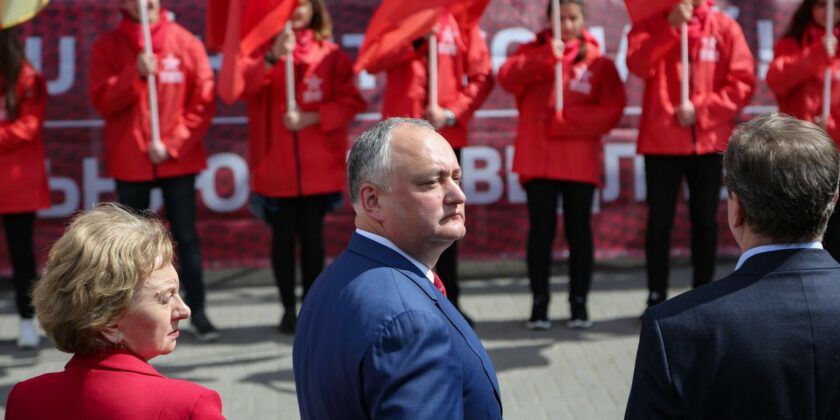 Партия социалистов осудила "антисоциальные шаги правящего режима".