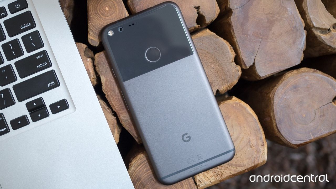 Google прекращает поддержку смартфонов Pixel и Pixel XL.