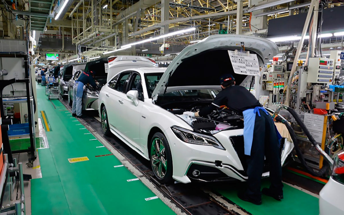 Toyota частично остановит производство из-за перебоев с поставками запчастей.