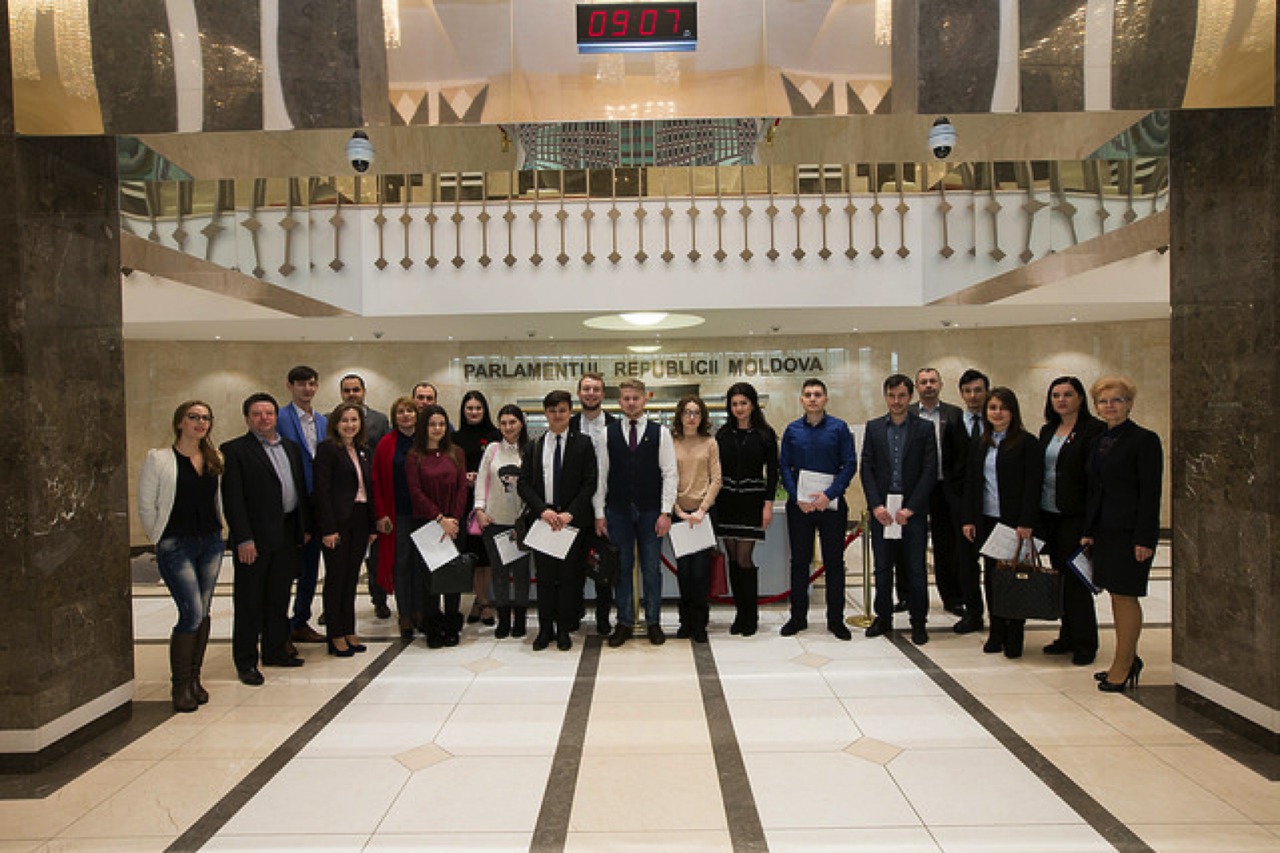 Sesiunea de primăvară: A început Programul de stagii în Parlament