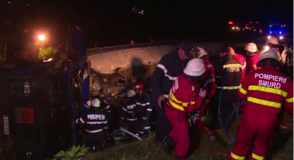 O autocisternă, condusă de un cetățean moldovean, încărcată cu 30 de tone de motorină s-a răsturnat azi noapte pe o autostradă din România.