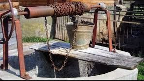 Apa din fântâni ar putea fi contaminată în urma topirii zăpezii. Foto: ziarulstirea.ro