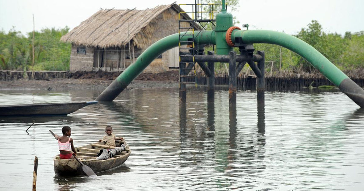 Nigeria a stopat aproape complet furturile masive de petrol din conducte.