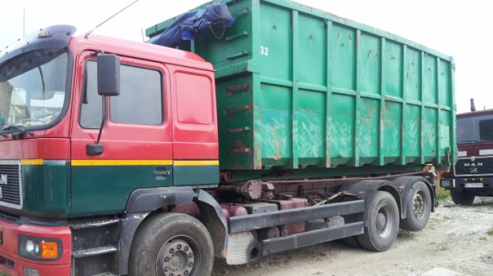 Un bărbat a fost reținut de polițiști în timp ce încerca să transporte zeci de tone de măcieș în Federația Rusă.