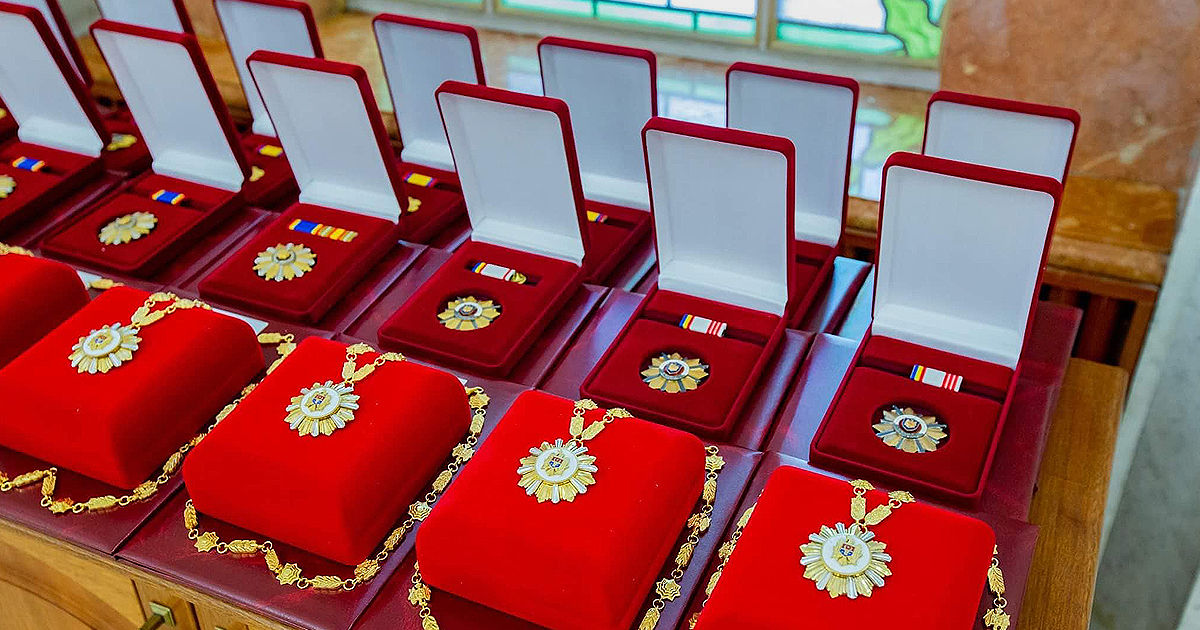 Noi distincții de stat în Moldova: Ordinul Libertății și medalia „Meritul Academic”.