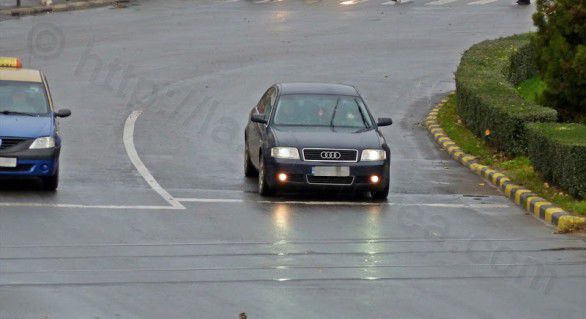 Începând cu data de 1 noiembrie și până pe 31 martie, toți șoferii vor trebui să circule cu farurile aprinse și pe timp pe zi.