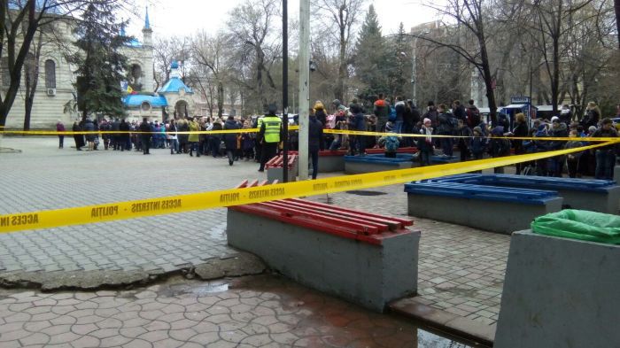 Родителям позвонившего подростка грозит штраф до десяти тысяч леев. Фото: realitatea.md