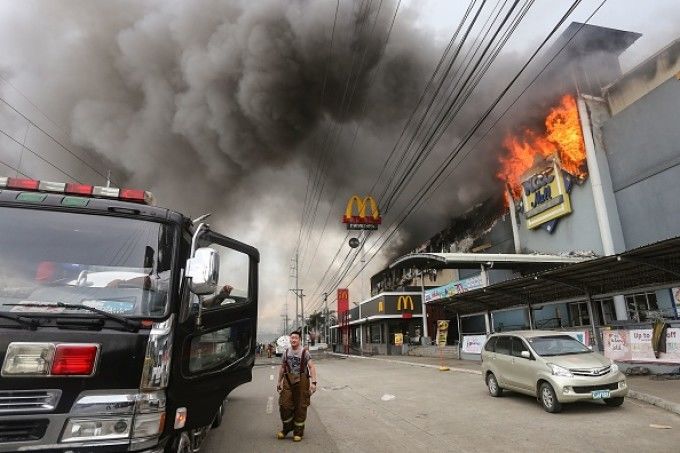 Incendiu într-un mall din Filipine: 37 de morți. Foto: protv.ro