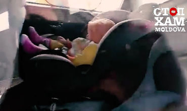 Statisticile arată că, anual, zeci de copii mor din cauza că sunt uitați sau lăsați în automobile, iar 73% dintre victime sunt copii mai mici de 2 ani.