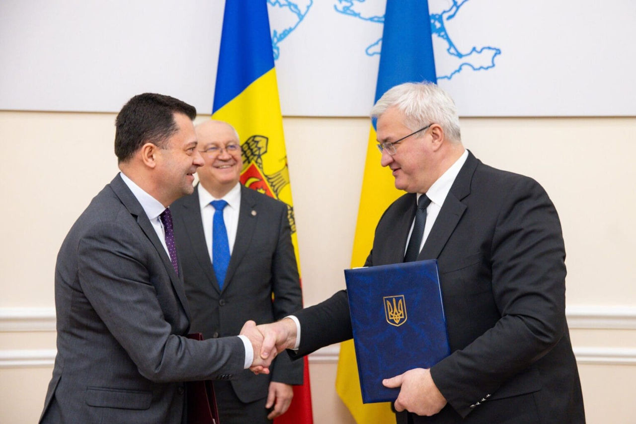 Familiile diplomaților din Moldova și Ucraina vor putea lucra legal în statul de reședință.