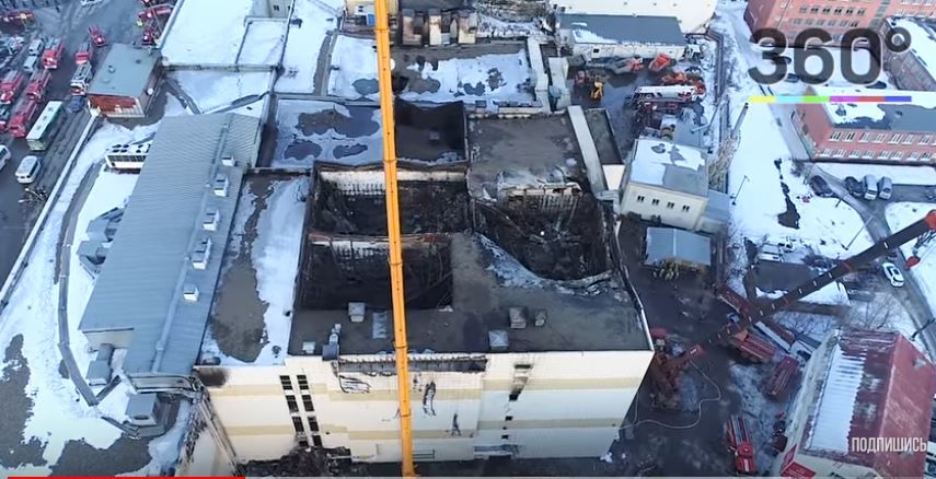 Momentul în care un copil își strigă mama în timp ce arde în mall-ul din Rusia.