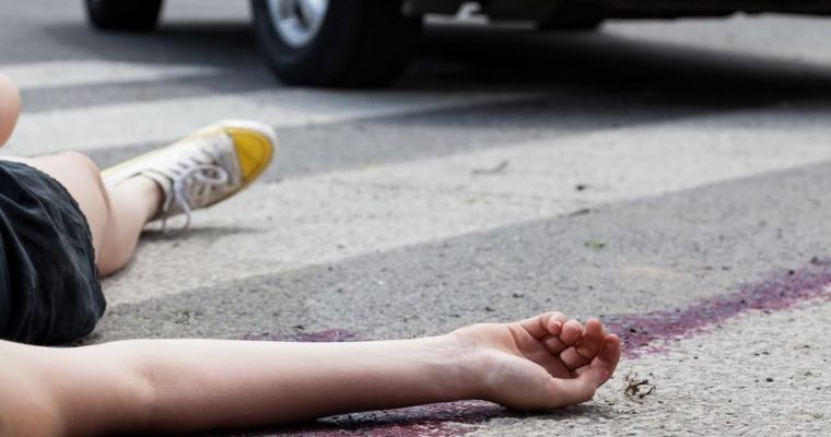 Două tinere au plătit cu viața după ce au încercat să traverseze strada neregulamentar.