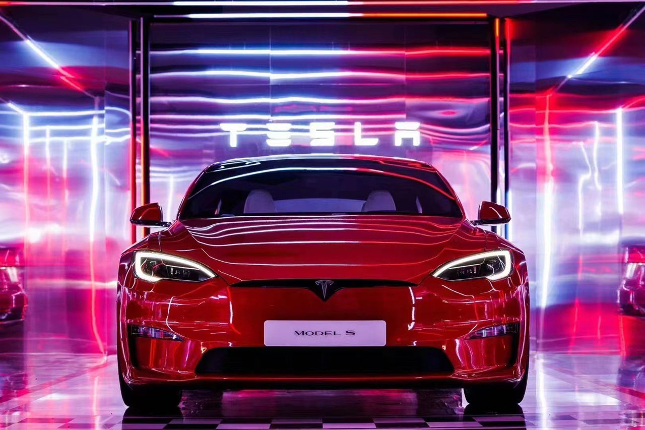 Tesla потеряла лидерство на рынке электромобилей в Европе.