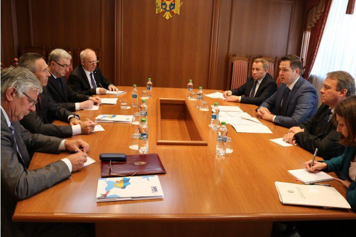 Глава МИДЕИ провел встречу с послами стран Вышеградской группы.
