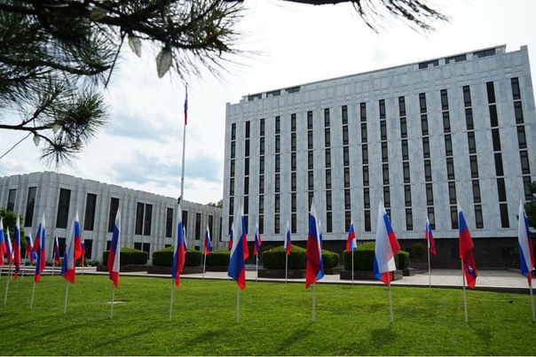Посольство РФ: США опасаются предания огласке фактов о преступлениях "Азова".