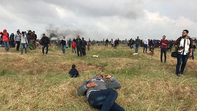 Число погибших на границе Газы палестинцев возросло до 14.