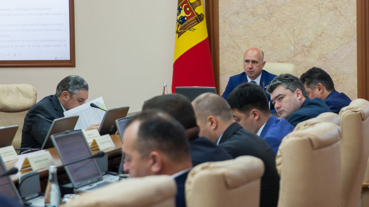 Правительство создаст 3 центра для интеграции иностранцев.