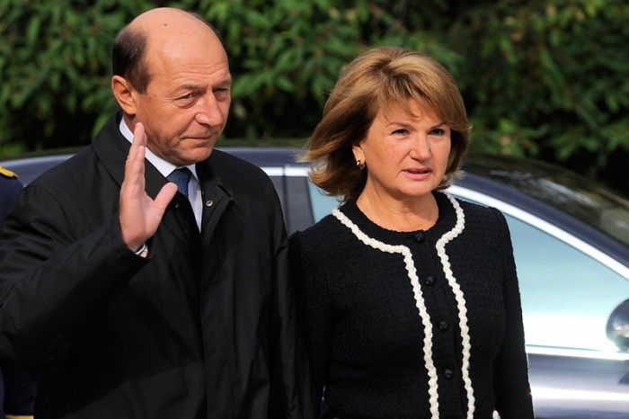 Traian Băsescu și soția sa vor depune jurmântul pentru a obține cetățenia Republicii Moldova. Foto: mpinteractiv.ro