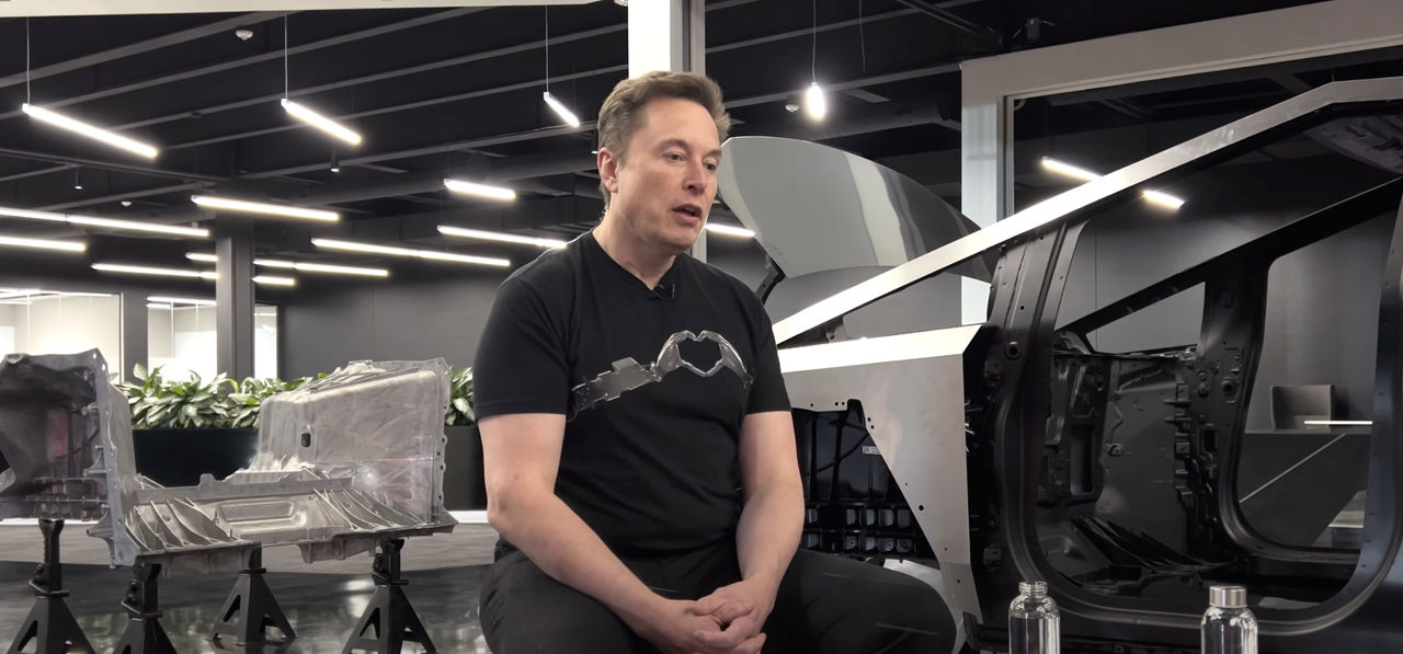 Илон Маск прокомментировал информацию об электромобиле Tesla следующего поколения.