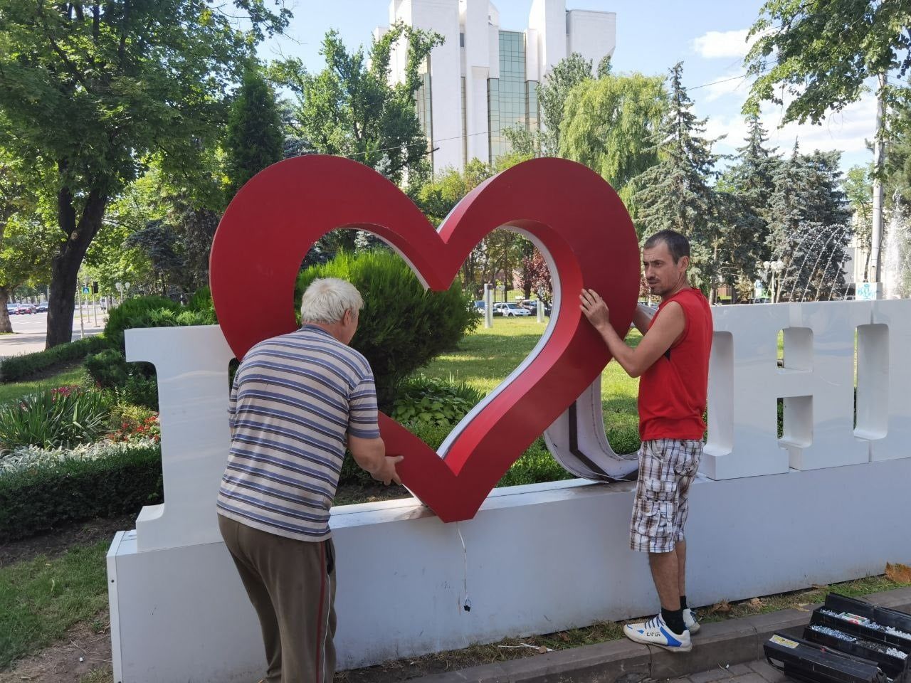 Инсталляции «Я люблю тебя, Кишинёв» вернули ее прежний вид.