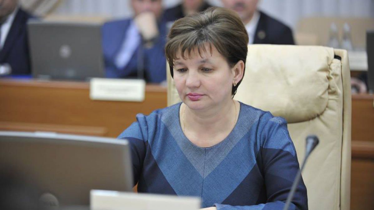 Cebotari, la un pas de demisie? Parlamentul va examina moțiunea simplă. Foto: deschide.md