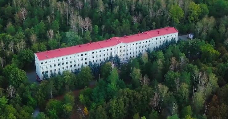Рядом с Кишиневом есть больница на 200 коек, но туда не госпитализируют.