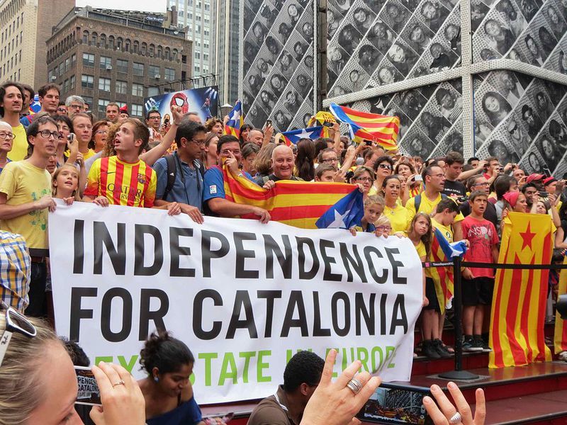 Spania desfășoară un puci în Catalonia, spune președintele parlamentului regional.