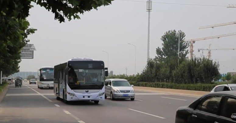 Беспилотный автобус разработан компанией Yutong при поддержке Китайской академии инженерии.