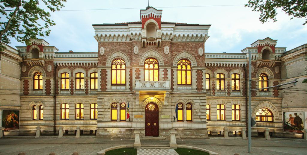 Выставка «Арт-сафари – Мастера румынского искусства» впервые приедет в Молдову.